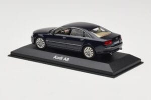 Audi A8 D3 Blue Metallic Light Interior Minichamps 1:43 20000001386003 Metall — Bild 3 von 4
