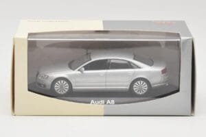 Audi A8 D3 Hell Silber Minichamps 1:43 5010508113 Metall — Bild 4 von 4