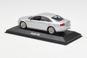 Audi A8 D3 Silber Minichamps 1:43 20000001386001 Metall — Bild 3 von 4