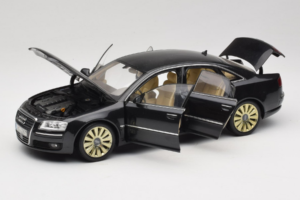 Audi A8 D3 W12 Schwarz Kyosho 1:18 5010508135 Metall — Bild 2 von 8