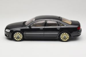 Audi A8 D3 W12 Schwarz Kyosho 1:18 5010508135 Metall — Bild 4 von 8