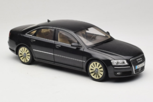 Audi A8 D3 W12 Schwarz Kyosho 1:18 5010508135 Metall — Bild 6 von 8