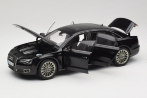 Audi A8L D3 W12 Phantom Black Kyosho 1:18 5011008125 Metall — Bild 2 von 8