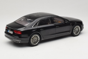 Audi A8L D3 W12 Phantom Black Kyosho 1:18 5011008125 Metall — Bild 3 von 8