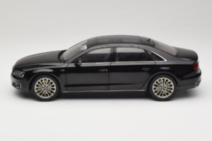 Audi A8L D3 W12 Phantom Black Kyosho 1:18 5011008125 Metall — Bild 4 von 8