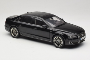Audi A8L D3 W12 Phantom Black Kyosho 1:18 5011008125 Metall — Bild 6 von 8