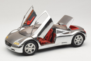 Audi Avus Quattro Chrome Silver Revell 1:18 08913-C1 Metall — Bild 2 von 8