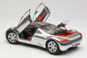 Audi Avus Quattro Chrome Silver Revell 1:18 08913-C1 Metall — Bild 5 von 8