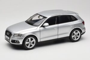 Audi Q5 8R Ice Silver Kyosho 1:18 09242IS Metall