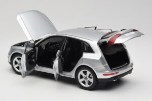 Audi Q5 8R Ice Silver Kyosho 1:18 09242IS Metall — Bild 5 von 8