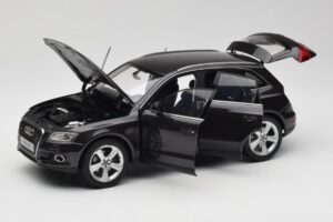 Audi Q5 8R Lava Grey Kyosho 1:18 09242LG Metall — Bild 2 von 8