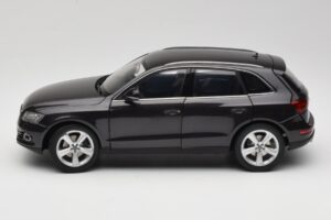 Audi Q5 8R Lava Grey Kyosho 1:18 09242LG Metall — Bild 4 von 8