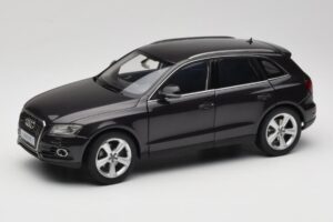 Audi Q5 8R Lava Grey Kyosho 1:18 09242LG Metall