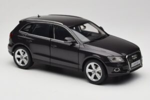 Audi Q5 8R Lava Grey Kyosho 1:18 09242LG Metall — Bild 6 von 8