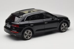 Audi Q5L FY Schwarz Paudi Model 1:18 26732 Metall — Bild 3 von 8