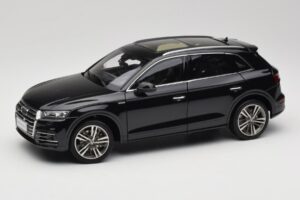 Audi Q5L FY Schwarz Paudi Model 1:18 26732 Metall