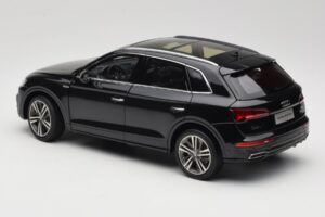 Audi Q5L FY Schwarz Paudi Model 1:18 26732 Metall — Bild 7 von 8
