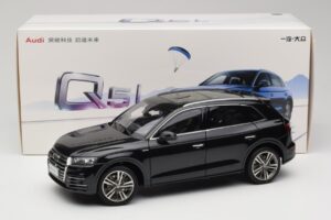 Audi Q5L FY Schwarz Paudi Model 1:18 26732 Metall — Bild 8 von 8