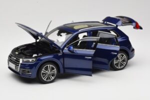 Audi Q5L FY Blau Paudi Model 1:18 33729 Metall — Bild 2 von 8