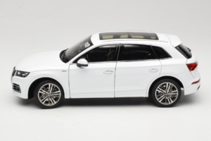 Audi Q5L FY Weiß Paudi Model 1:18 30694 Metall — Bild 4 von 8