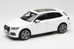 Audi Q5L FY Weiß Paudi Model 1:18 30694 Metall