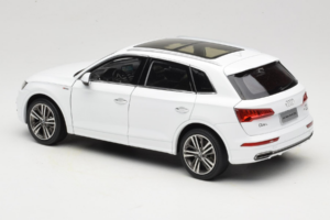 Audi Q5L FY Weiß Paudi Model 1:18 30694 Metall — Bild 7 von 8