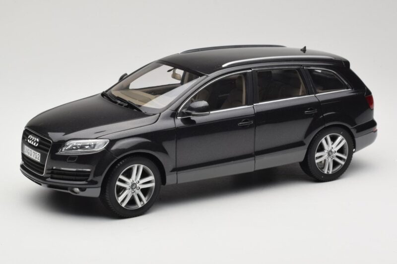 Audi Q7 4L Lava Grey Minichamps 1:18 5010507625 Metall