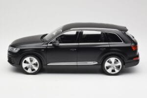 Audi Q7 4M Matt Schwarz Minichamps 1:18 110014001 Metall — Bild 4 von 8