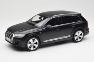 Audi Q7 4M Matt Schwarz Minichamps 1:18 110014001 Metall