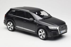 Audi Q7 4M Matt Schwarz Minichamps 1:18 110014001 Metall — Bild 6 von 8