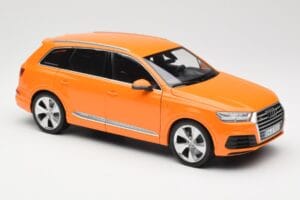 Audi Q7 4M Orange Metallic Minichamps 1:18 110014004 Metall — Bild 6 von 8
