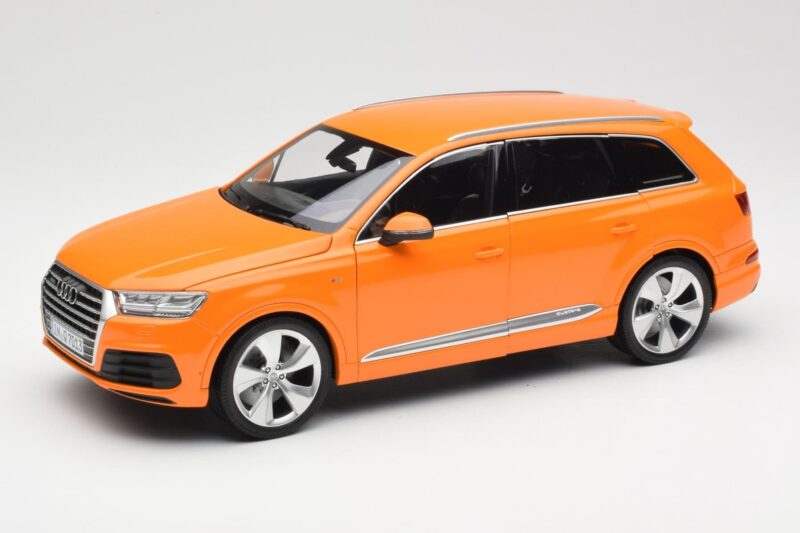 Audi Q7 4M Orange Metallic Minichamps 1:18 110014004 Metall