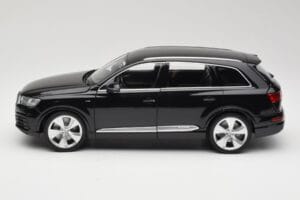 Audi Q7 4M Orca Black Minichamps 1:18 5011407625 Metall — Bild 4 von 8