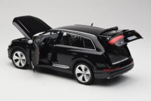 Audi Q7 4M Orca Black Minichamps 1:18 5011407625 Metall — Bild 5 von 8