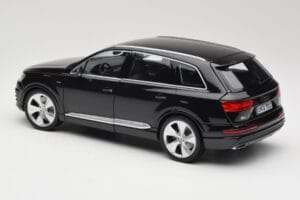 Audi Q7 4M Orca Black Minichamps 1:18 5011407625 Metall — Bild 7 von 8