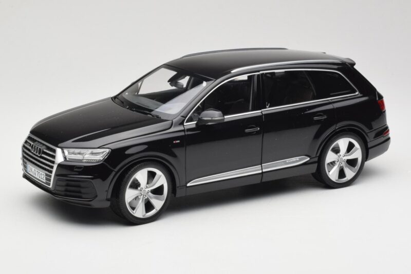 Audi Q7 4M Orca Black Minichamps 1:18 5011407625 Metall