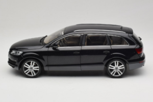 Audi Q7 Schwarz Kyosho 1:18 09221BK Metall — Bild 4 von 8