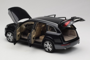 Audi Q7 Schwarz Kyosho 1:18 09221BK Metall — Bild 5 von 8