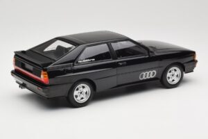 Audi Quattro Schwarz Metallic Minichamps 1:18 155016121 Metall — Bild 2 von 6