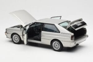 Audi Quattro LWB Silber AUTOart 1:18 70303 Metall — Bild 5 von 8
