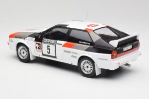 Audi Quattro #5 H. Mikkola / A. Hertz 1000 Lakes Rally 1982 IXO 1:18 18RMC094B Metall — Bild 5 von 6