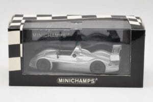 Audi R10 Concept Ice Silber Metallic Minichamps 1:43 AUDI001 Metall — Bild 4 von 4