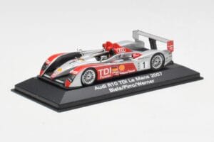 Audi R10 TDI LMP1 #1 F. Biela / E. Pirro / M. Werner 24 Hours of Le Mans 2007 Minichamps 1:43 5020700213 Metall — Bild 2 von 4