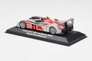 Audi R10 TDI LMP1 #1 F. Biela / E. Pirro / M. Werner 24 Hours of Le Mans 2007 Minichamps 1:43 5020700213 Metall — Bild 3 von 4