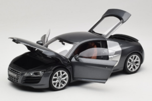 Audi R8 5.2 FSI Quattro Daytona Grey Kyosho 1:18 09216DG Metall — Bild 2 von 7
