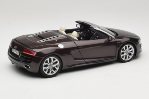 Audi R8 5.2 Spyder Teak Brown Kyosho 1:18 5010918525 Metall — Bild 3 von 8