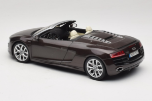 Audi R8 5.2 Spyder Teak Brown Kyosho 1:18 5010918525 Metall — Bild 7 von 8