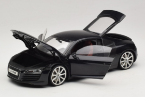 Audi R8 Schwarz Kyosho 1:18 09213BK Metall — Bild 2 von 8
