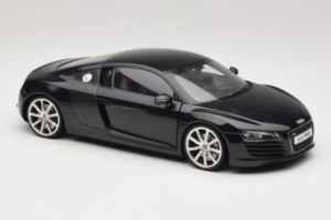 Audi R8 Schwarz Kyosho 1:18 09213BK Metall — Bild 6 von 8