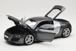 Audi R8 Type 42 4.2 Daytona Grey Kyosho 1:18 5010618425 Metall — Bild 2 von 8